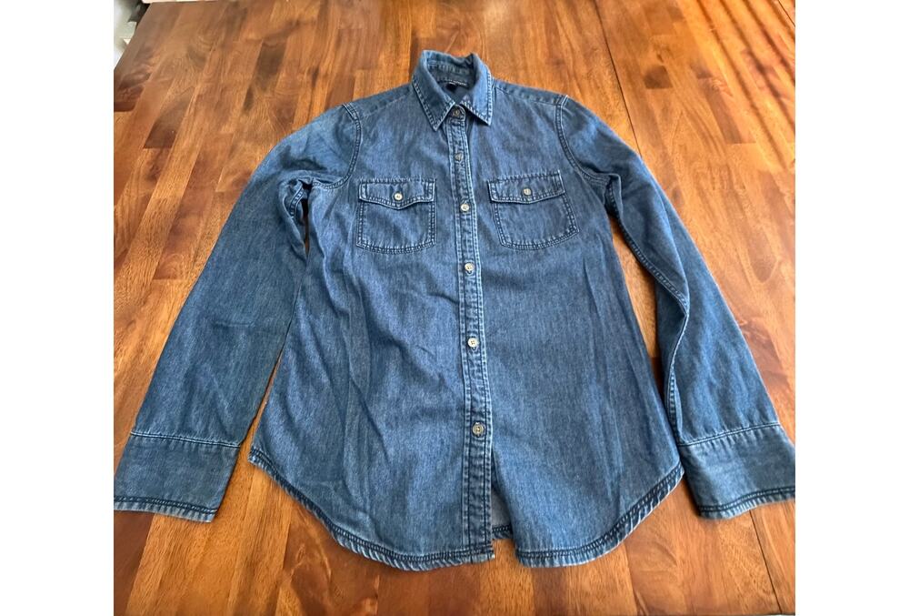 Banana Republic Women’s Small Denim Chambray Shirt Blue Button Up Western